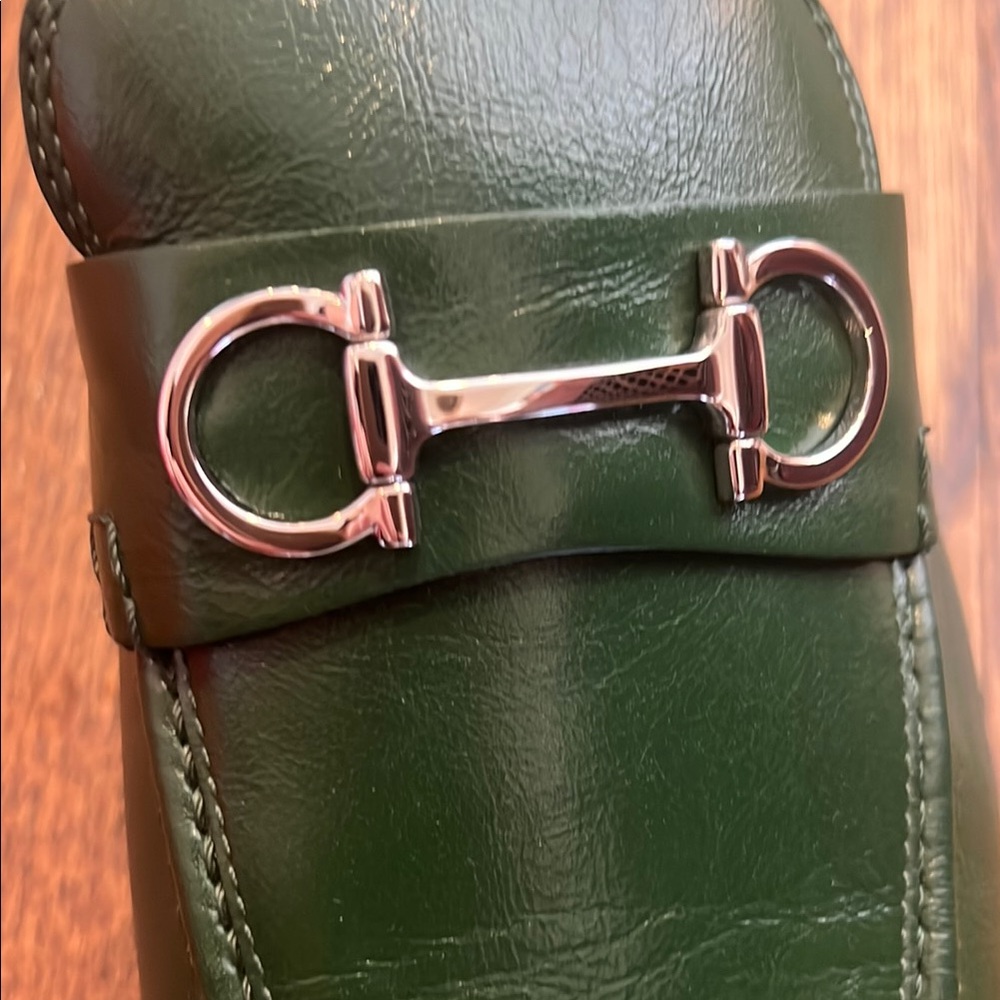 Salvatore Ferragamo Green Flats with Elegant Buckle and Sleek Design-NWT-Ottone - Picture 2 of 6